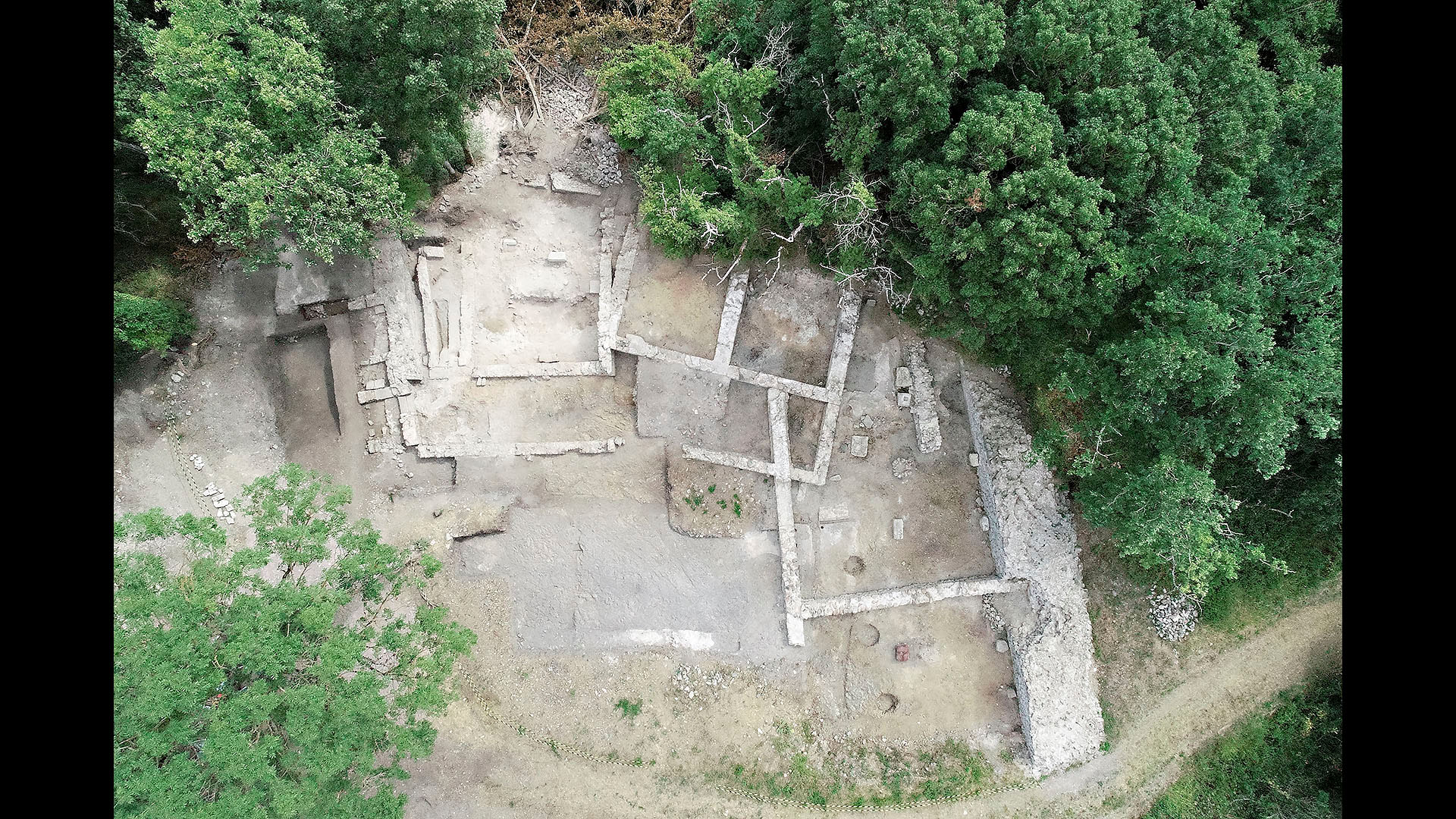 Secteur résidentiel de la forteresse des Ve‑VIIe siècles, vue zénithale