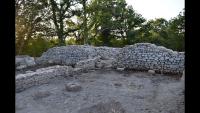 Mur d’enceinte ouest du site (Ve‑VIIe siècle)